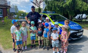 Bezpieczny Przedszkolak- Spotkanie z policjantem - Zdjęcie 53