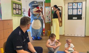 Bezpieczny Przedszkolak- Spotkanie z policjantem - Zdjęcie 86