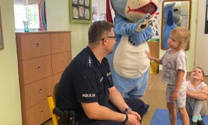 Bezpieczny Przedszkolak- Spotkanie z policjantem - Zdjęcie 100