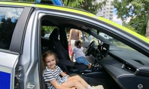 Bezpieczny Przedszkolak- Spotkanie z policjantem - Zdjęcie 102