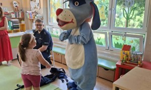 Bezpieczny Przedszkolak- Spotkanie z policjantem - Zdjęcie 121