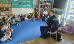 Bezpieczny Przedszkolak- Spotkanie z policjantem - Zdjęcie 123