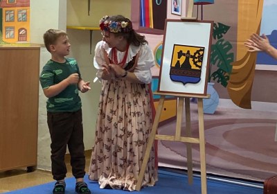 Spektakl edukacyjny "To długa historia..."