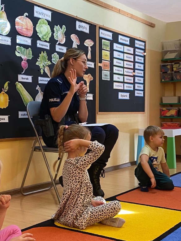 Spotkanie z Panią Policjantką - Zdjęcie 11